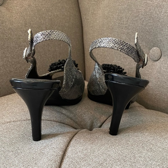 Silver high heels size 7.5 - Picture 5 of 7